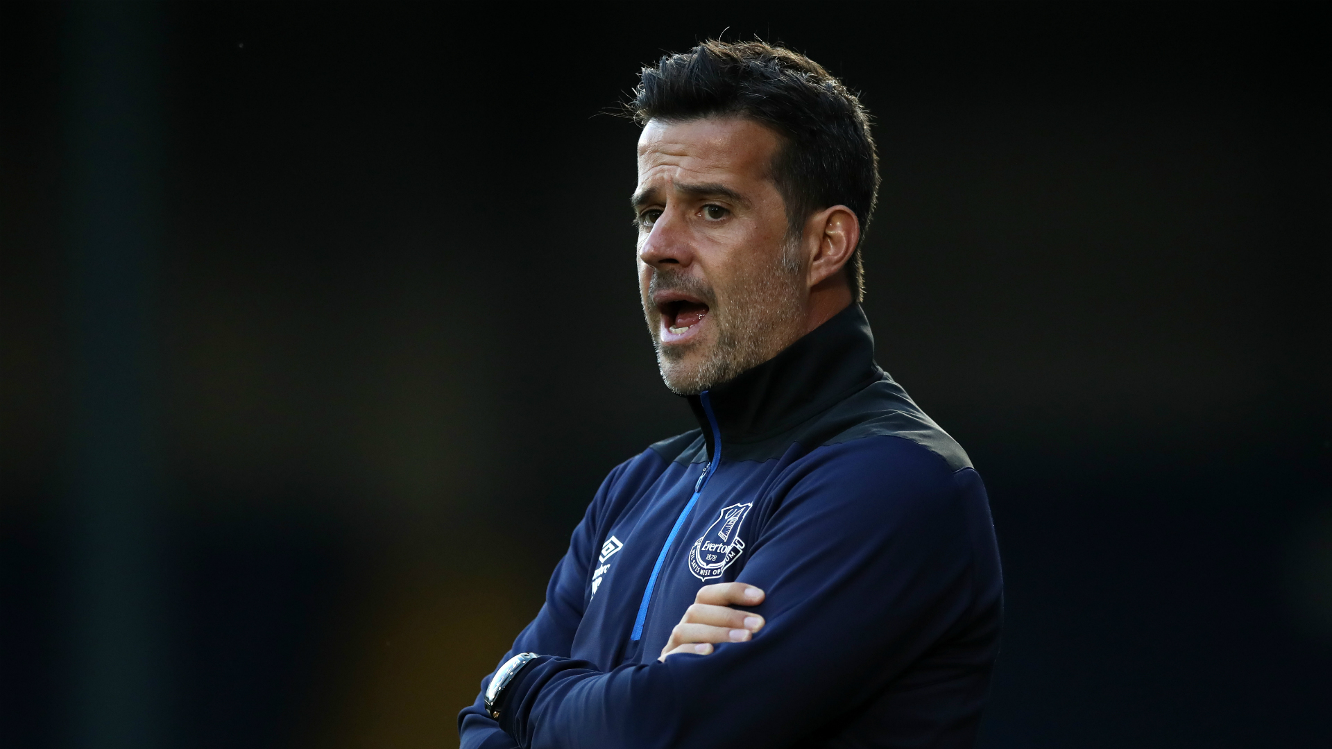 张玉宁通过 张玉宁通过